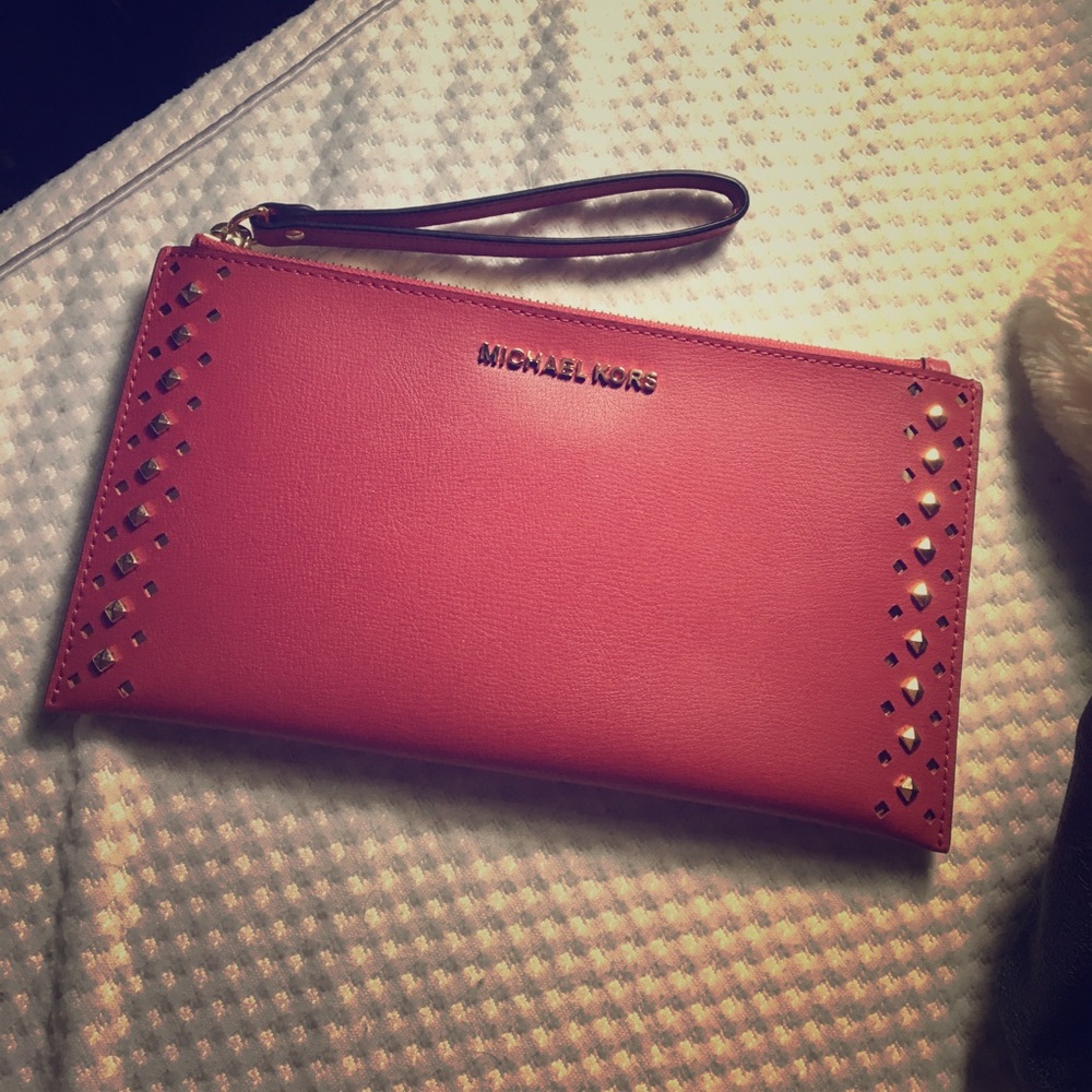 BRAND NEW hot pink Michael Kors oversized wristlet